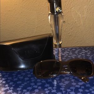 Like new FENDI brown sunglasses